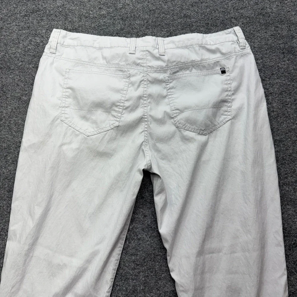 TravisMathew Men 38x32 Tencel Blend Performance Golf Pants Light Gray Straight